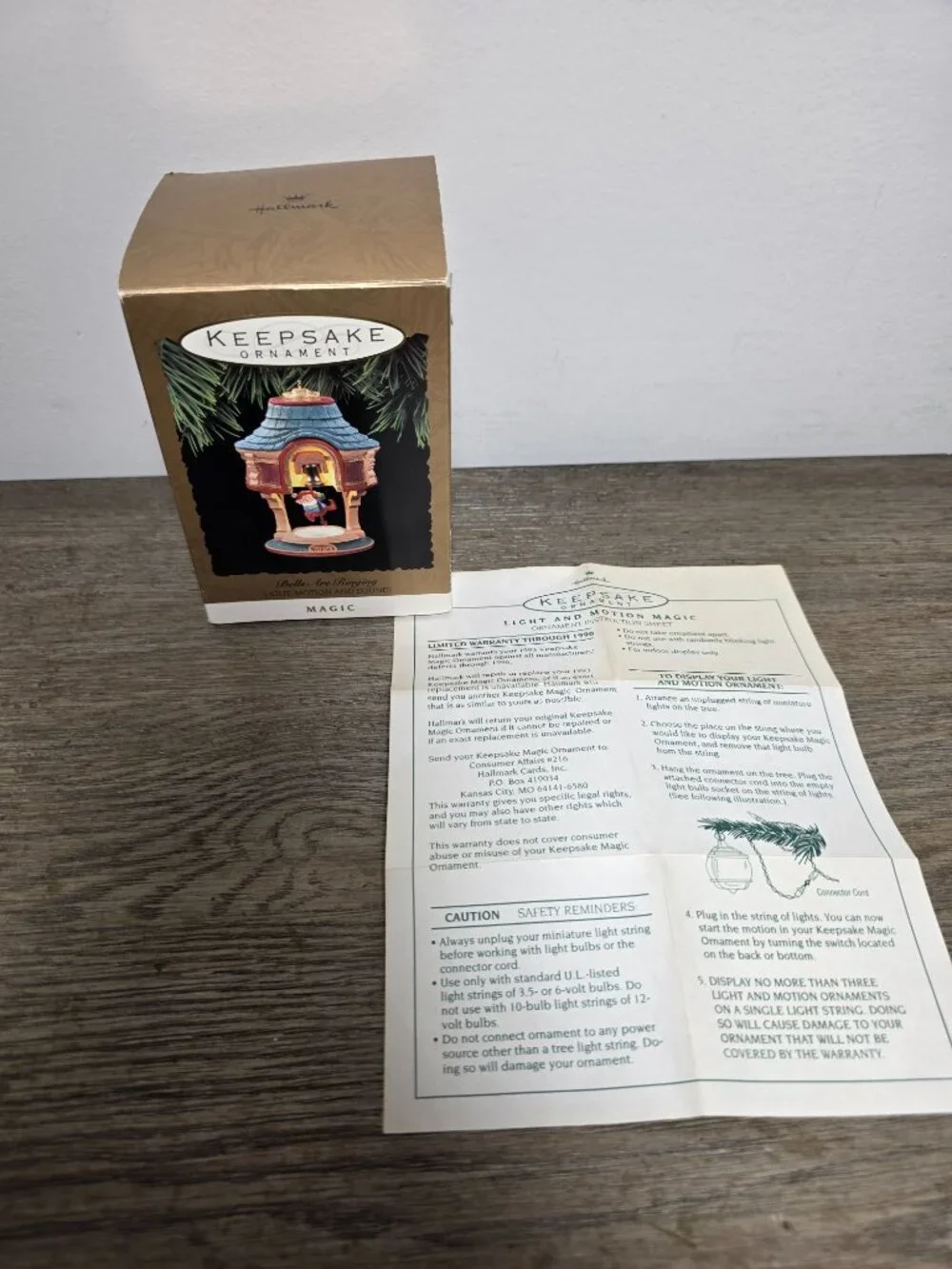 1993 Bells Are Ringing Hallmark Keepsake MAGIC Ornament NOT TESTED Christmas